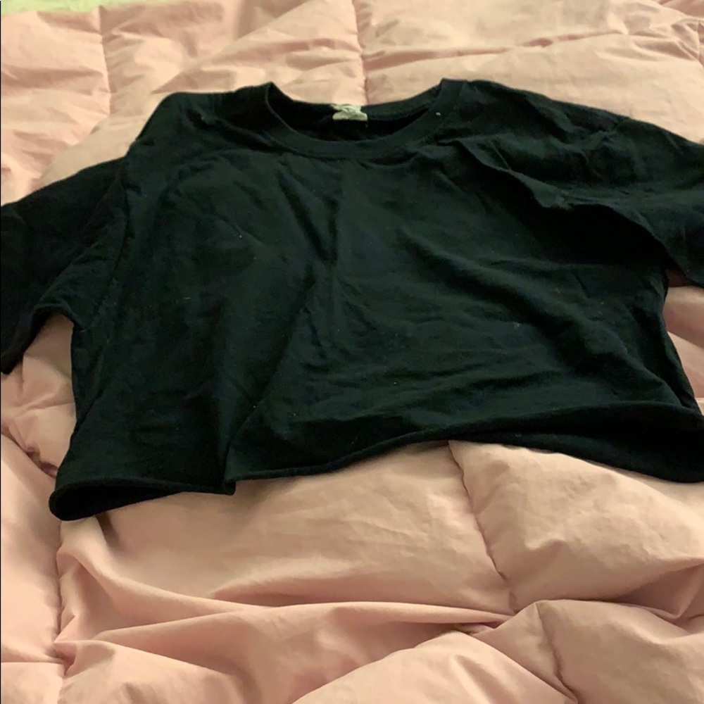 Black cropped tee, perfect staple